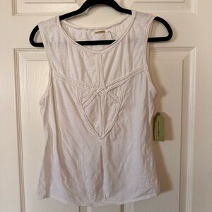 Max Studio White Stretch top with front detail new with tags size XL